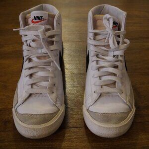Nike Blazer Mid '77 Sneakers